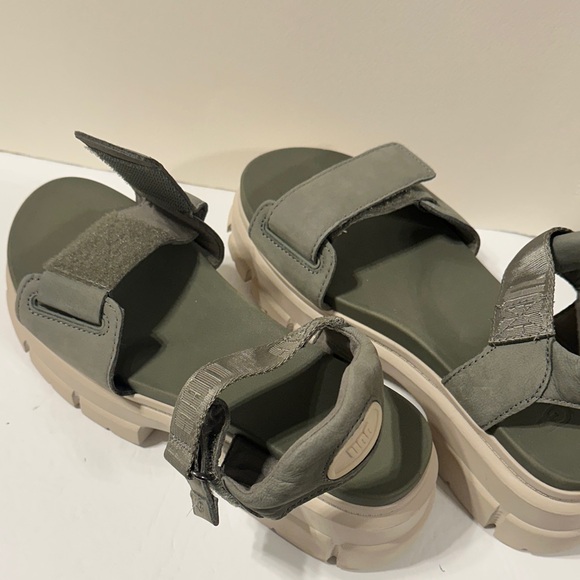 UGG ASHTON SUED GREEN LEATHER PLATFORM LOGO SANDALS, WOMEN US 9 EUR 40 - Picture 10 of 13